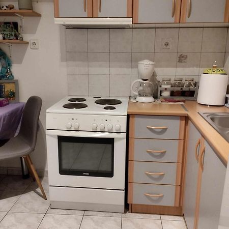 Small And Cosy Appartment- Piccolina Лутракі Екстер'єр фото