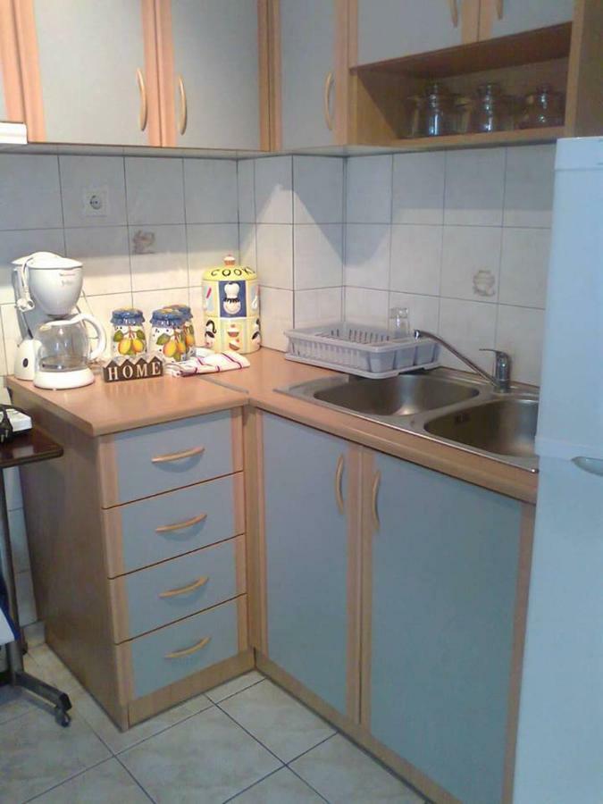 Small And Cosy Appartment- Piccolina Лутракі Екстер'єр фото
